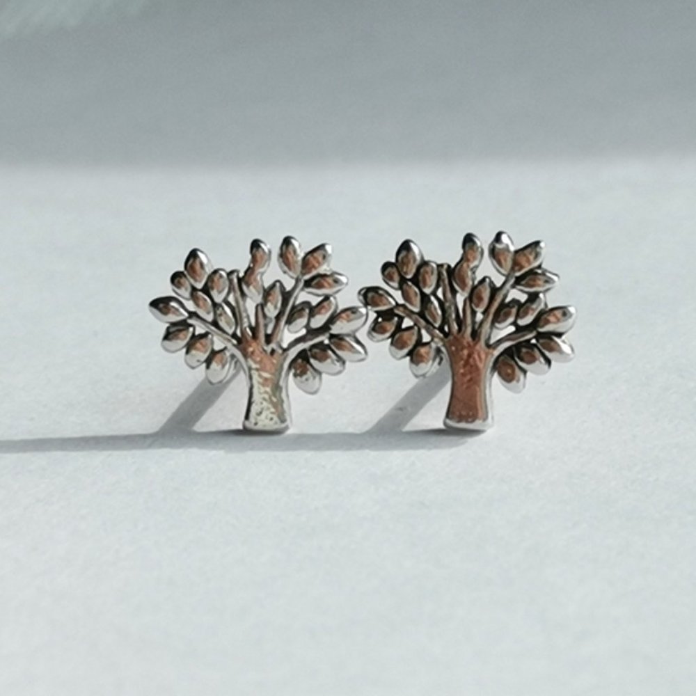 Nwt Tree of Life small stud earrings Sterling Silver